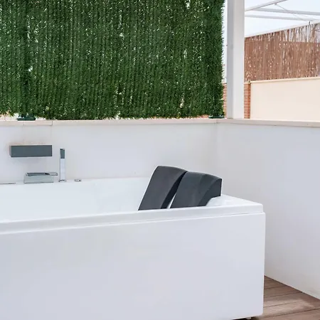 Stylish 3bd With Rooftop Jacuzzi - Artes Malaga
