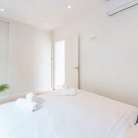 Stylish 3bd With Rooftop Jacuzzi - Artes Holiday home Malaga