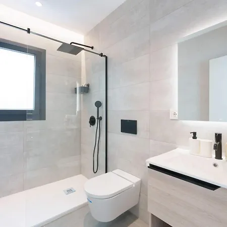 Stylish 3bd With Rooftop Jacuzzi - Artes *