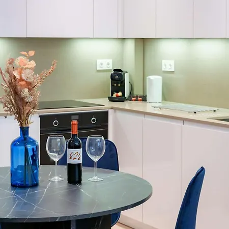 Holiday home Stylish 3bd With Rooftop Jacuzzi - Artes