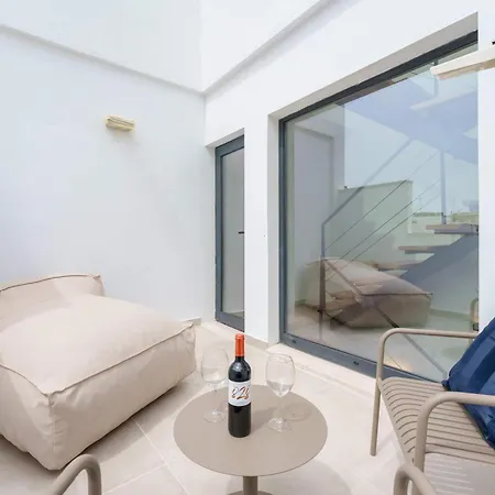 Holiday home Stylish 3bd With Rooftop Jacuzzi - Artes