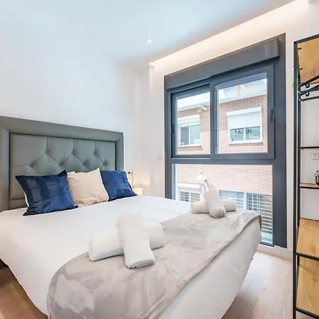 Stylish 3bd With Rooftop Jacuzzi - Artes Holiday home Malaga